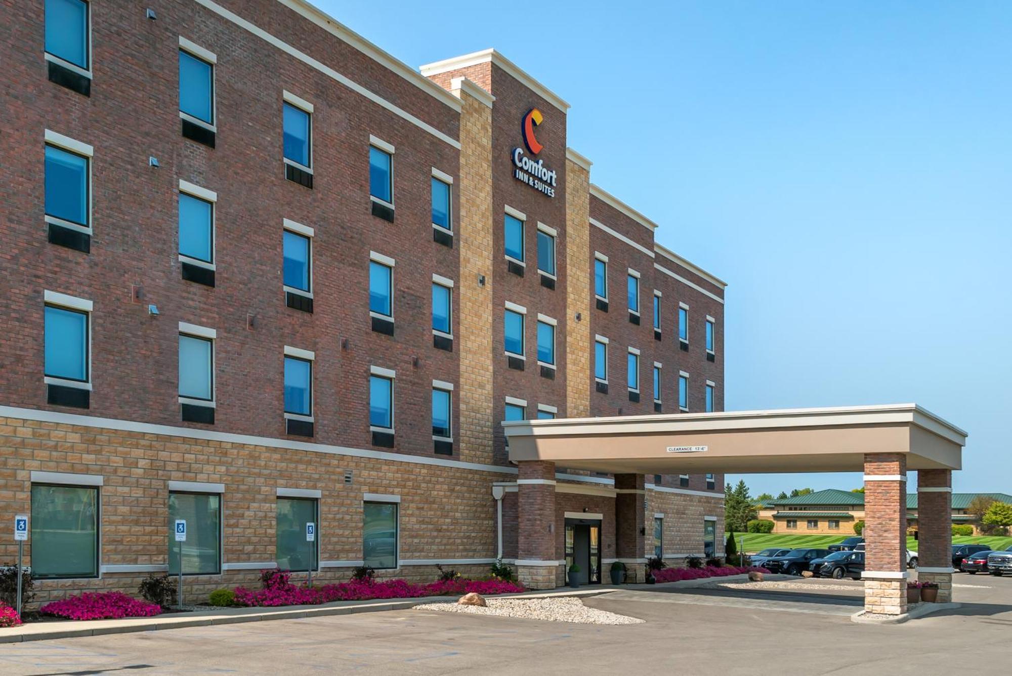Comfort Inn & Suites Adrian Exterior photo