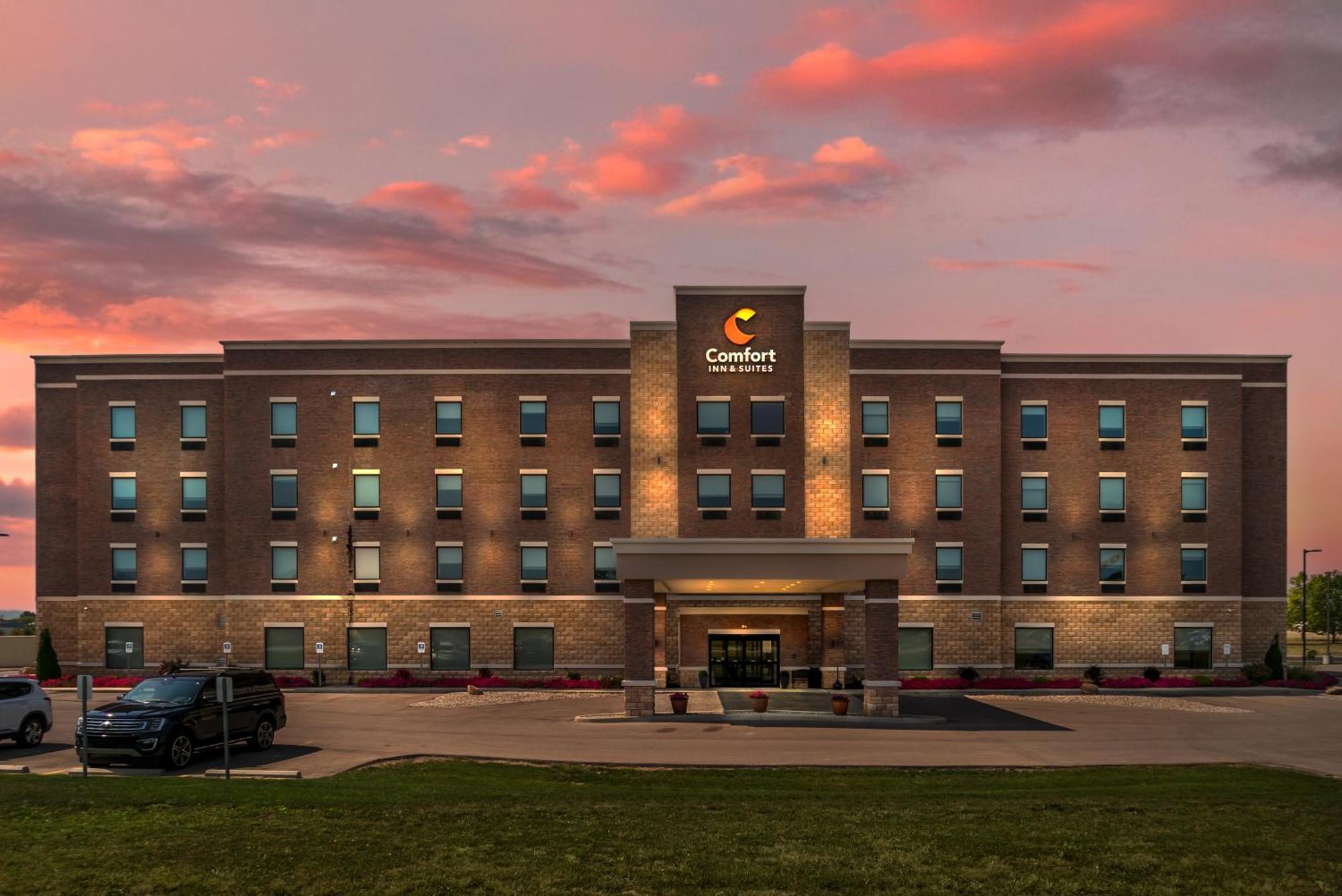 Comfort Inn & Suites Adrian Exterior photo